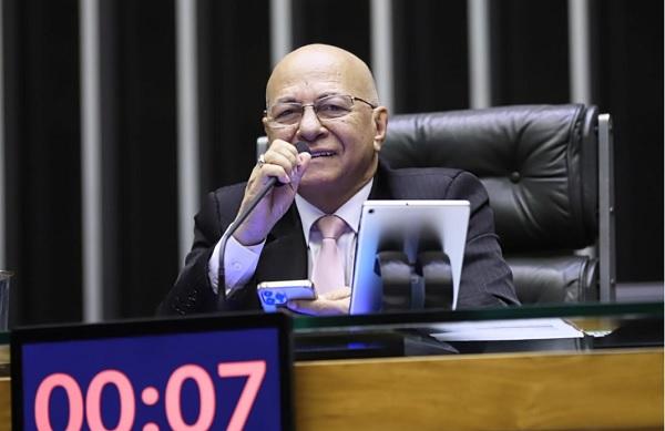 Novo Prouni amplia acesso para estudantes nas universidades, diz Professor Alcides