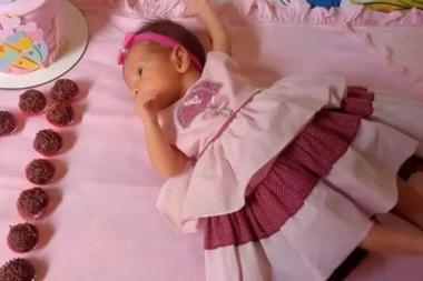 Recém-nascida é jogada do 2º andar de casa pelo pai durante briga com mãe em MG