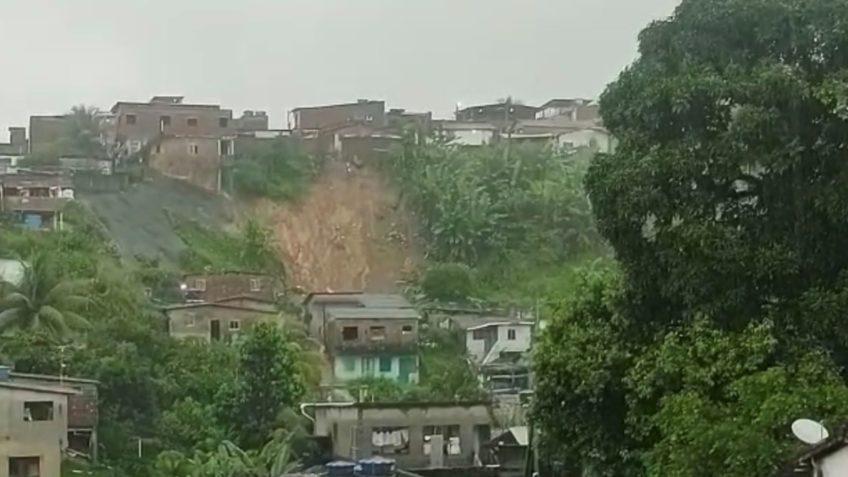 TRAGÉDIA Chuvas: sobe para 79 o número de mortes em Pernambuco
