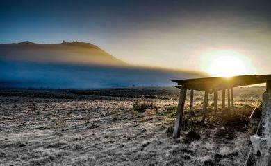 Frente fria deve derrubar temperatura na Região Sul a partir de hoje