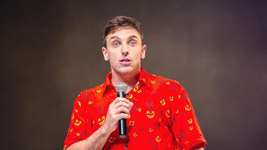 Léo Lins é demitido do SBT após piada com doença de criança