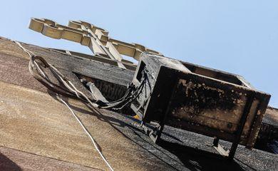 Incêndio em igreja egípcia deixa ao menos 41 mortos