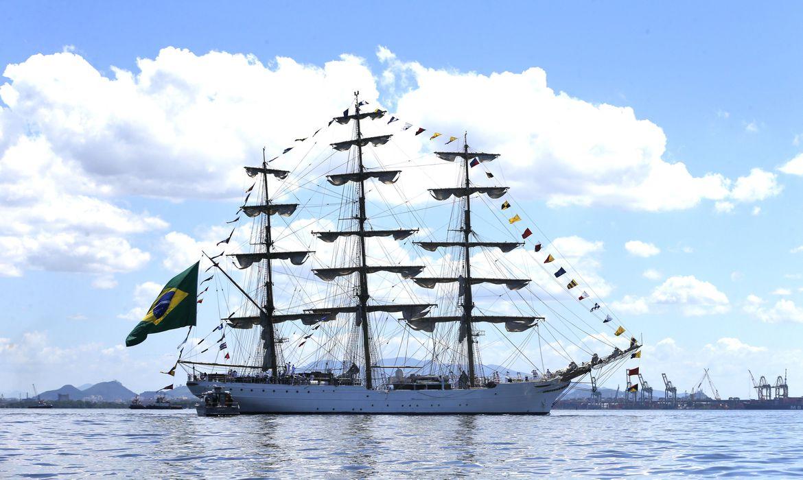 Marinha participa do 7 de Setembro com parada naval no litoral do Rio