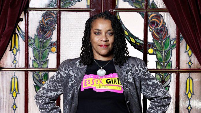 Atriz morre nos bastidores de peça de teatro logo após se apresentar