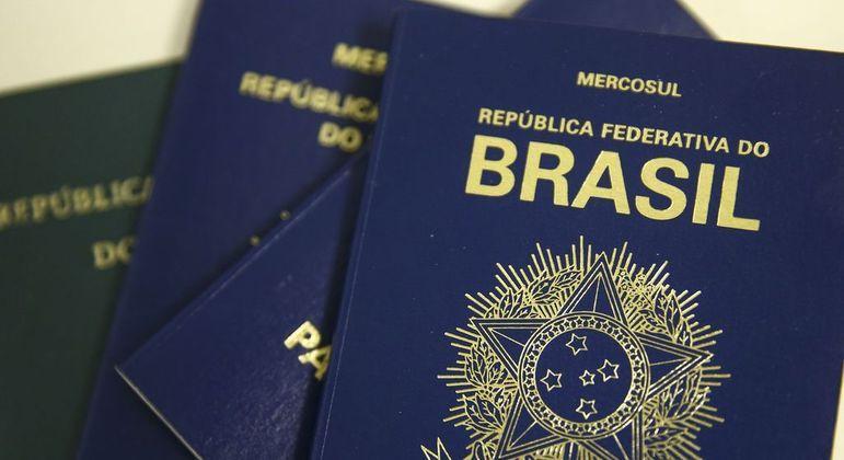 Bolsonaro sanciona lei com liberação de R$ 31,4 milhões, e emissão de passaportes é retomada