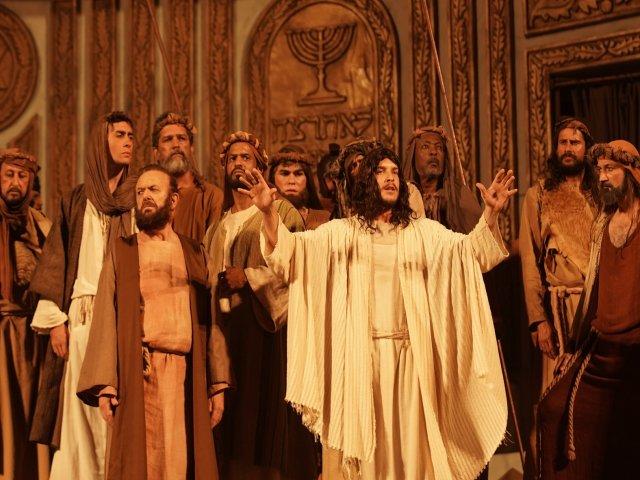 CERCA DE 10 MIL PESSOAS ASSISTEM A ESTREIA DA PAIXÃO DE CRISTO DE NOVA JERUSALÉM
