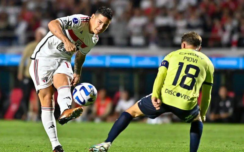 James Rodríguez perde pênalti e São Paulo é eliminado pela LDU na Copa Sul-Americana