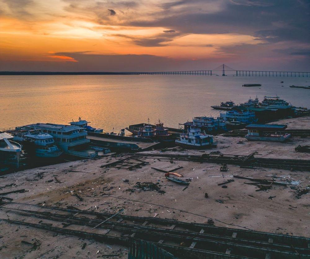 Rio Negro desce mais 26cm em três dias, mas Solimões sobe 15cm em 24 horas