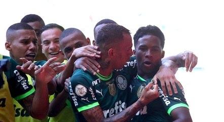 Palmeiras vence e coloca mão na taça do Campeonato Brasileiro