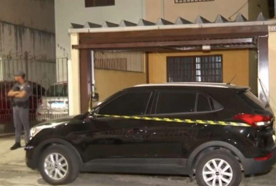 Adolescente de 16 anos confessa assassinato de pais adotivos e irmã