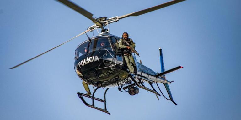 Vídeo: Assassino de dentista troca tiros com policiais e foge