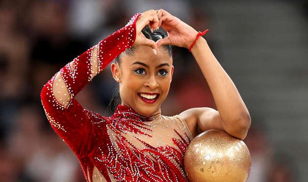 Brasileira brilha e garante vaga inédita na final da ginástica em Paris