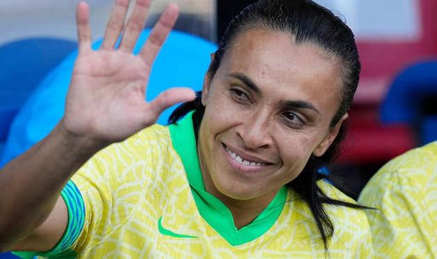 Olimpíadas 2024: Marta chora, descarta jogar Copa no Brasil e fala em ‘resgate de orgulho’