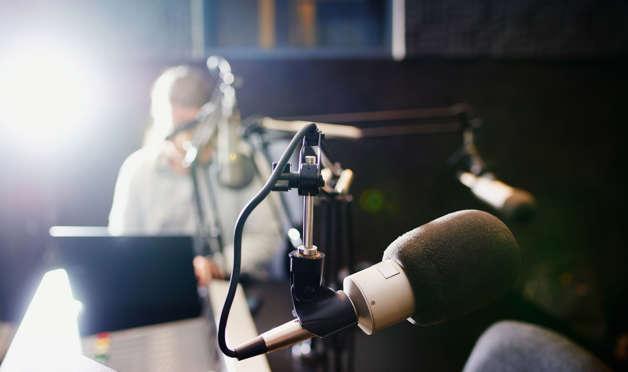 'Vi minha filha queimar ao vivo na televisão', diz mãe de residente morta na queda do avião da Voepass