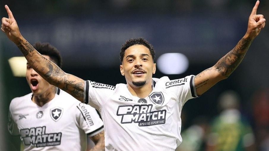 Botafogo vence Palmeiras e pode ser campeão brasileiro na próxima rodada
