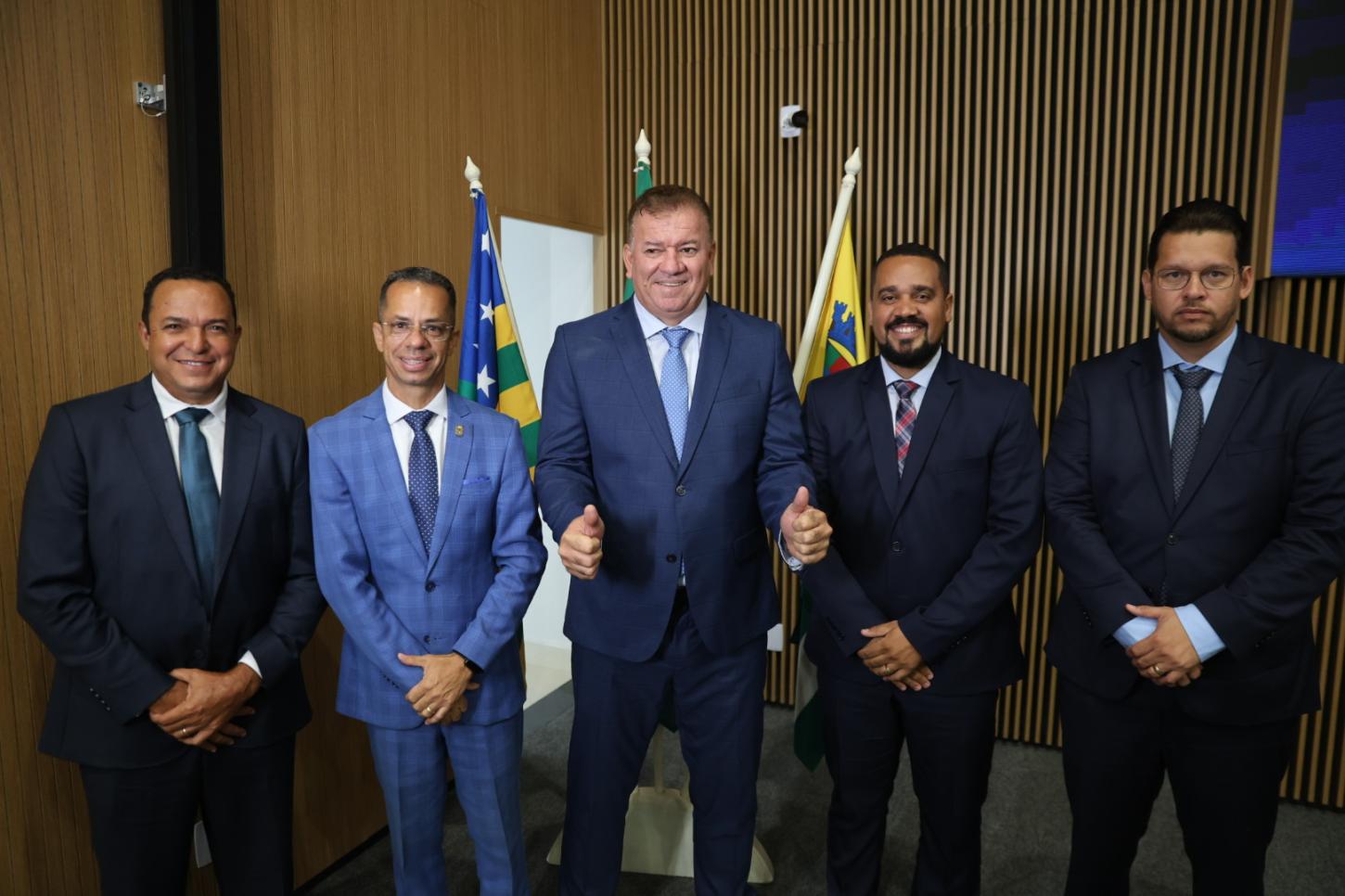 Gilsão Meu Povo é eleito Presidente da Câmara Municipal de Aparecida de Goiânia