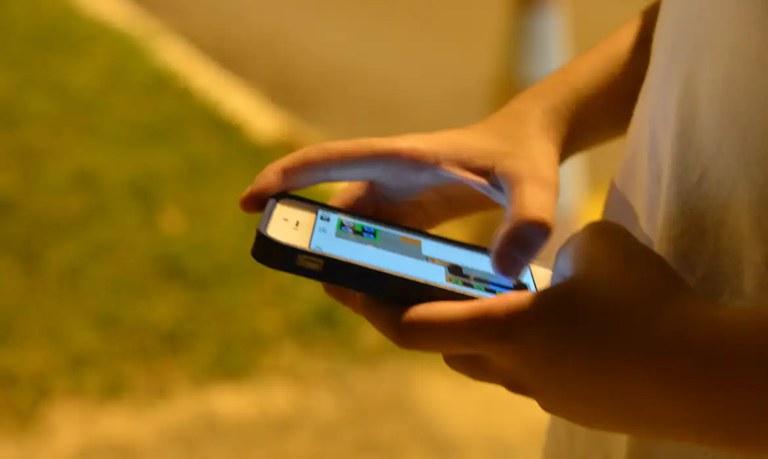 Governo lança guia sobre uso de telas por crianças e adolescentes