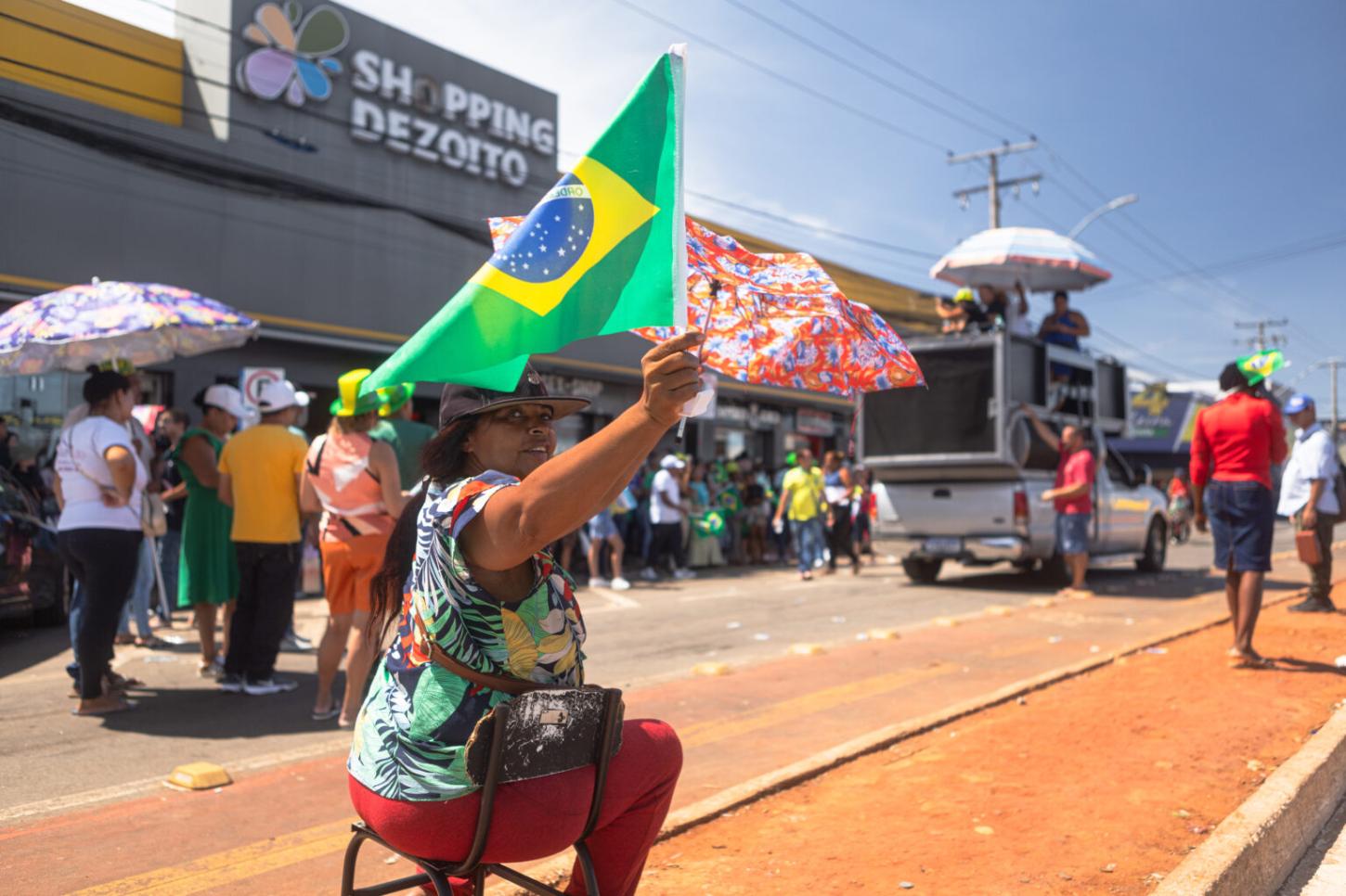 Fiscalização da Prefeitura de Goiânia acaba com atividades de ambulantes na região da 44