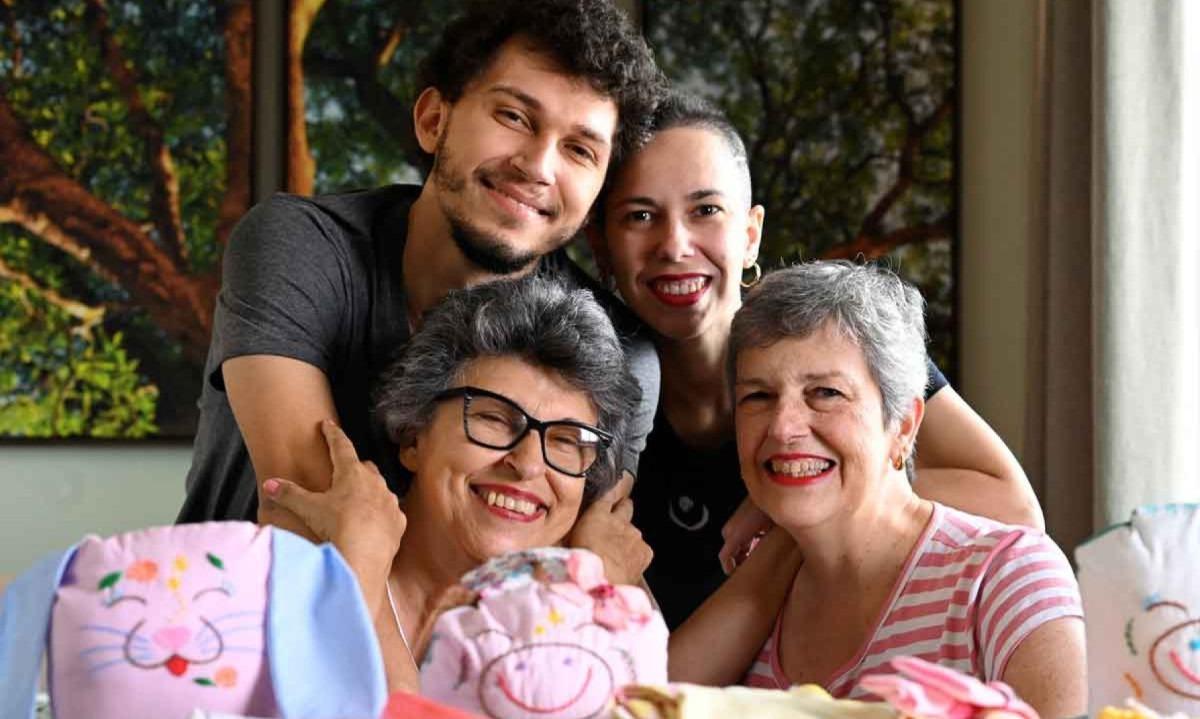 Dia de se emocionar: as voluntárias que doam amor maternal a outras mamães
