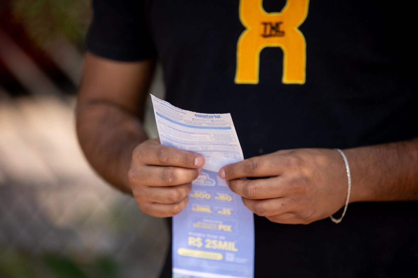 Clientes aderem ao Pix para pagar a conta de luz; veja o que muda e como evitar armadilhas