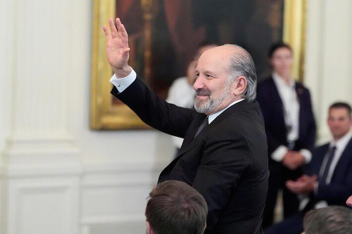 EUA podem reconsiderar e isentar café, cacau e outros recursos naturais de tarifas, diz secretário