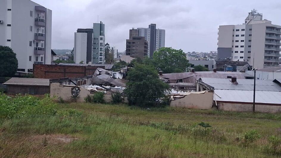 Qual a rota do ciclone que se forma no final de semana e os estados que terão tempestades