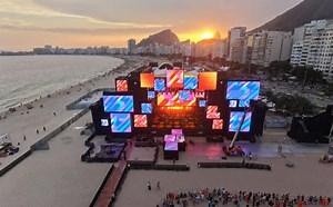 Réveillon 2026: Palco Rio, em Copacabana, passa por testagem de som e de iluminação