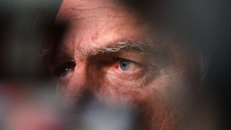 Bolsonaro tem perda de equilíbrio por medicamentos e Michelle afirma: “Riscos reais de morte”