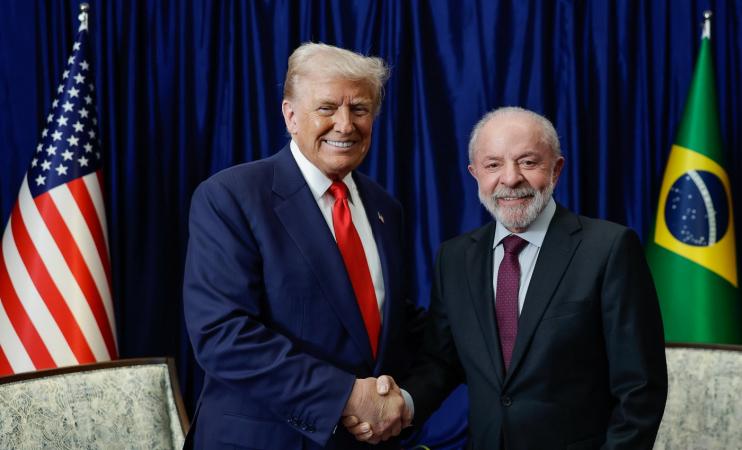 Lula e Trump conversam por telefone; brasileiro irá a Washington ‘em breve’