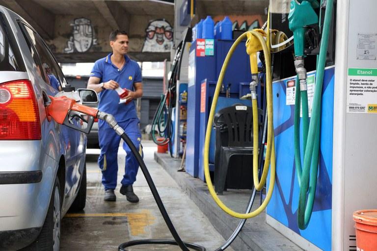Força-tarefa nacional fiscaliza mais de 5.300 postos de combustíveis